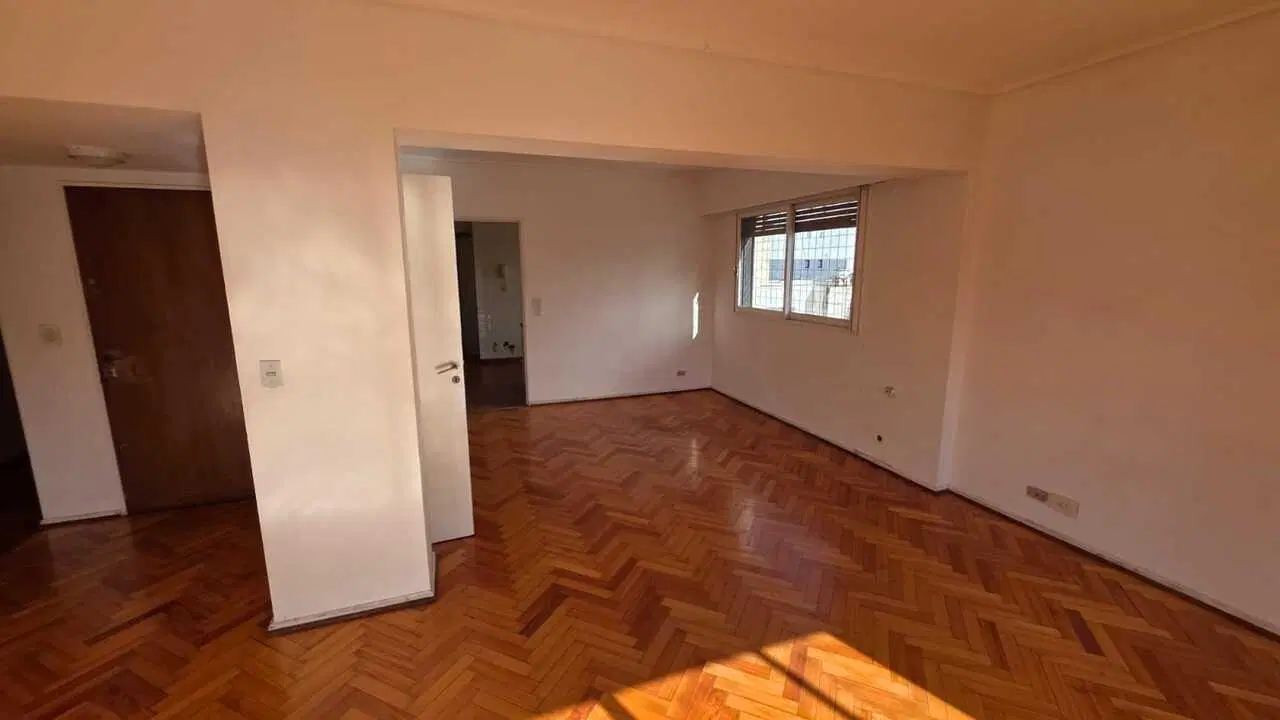Alquiler – 4 Ambientes mas dependencia con baño – Departamento – Recoleta – Cochera Fija y Baulera 2