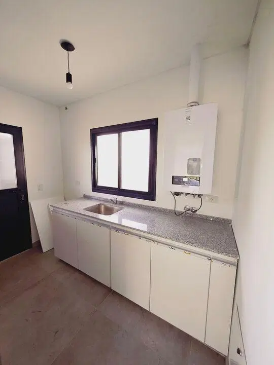 Venta Casa 4 ambientes, San Sebastián, área 7 3