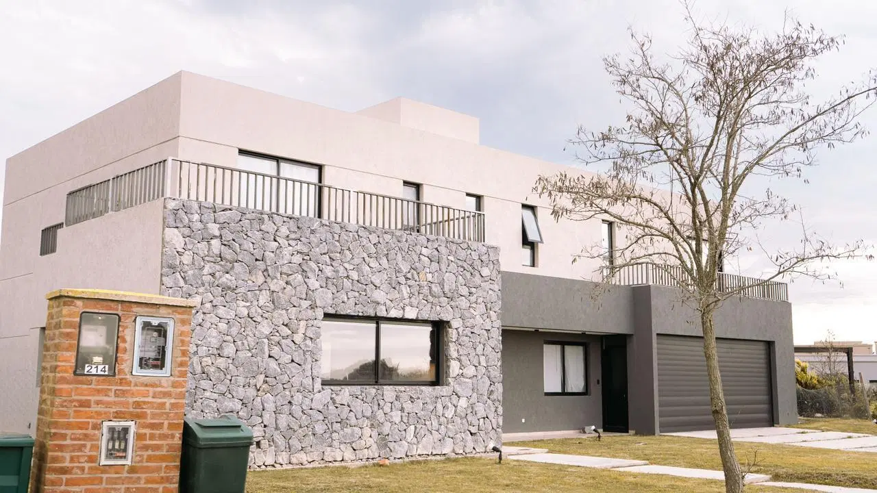 Venta Casa 5 ambientes, San Sebastián, área 11 3
