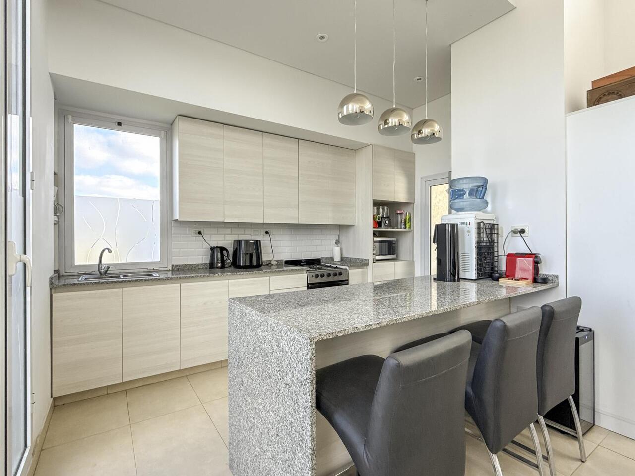 Foto de Alquiler Casa 5 ambientes, San Sebastián, área 8, imagen 5