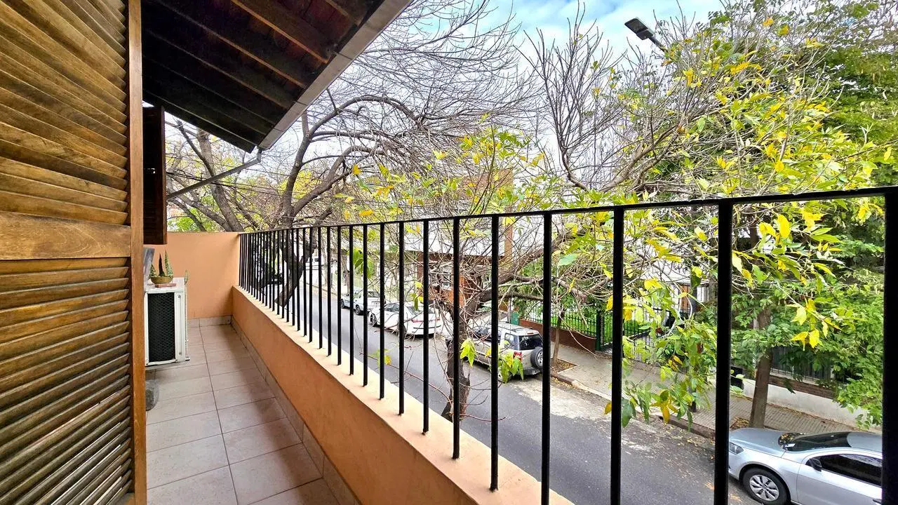 VENTA CASA 11 AMBIENTES 4 BAÑOS CON GARAJE 2 AUTOS BALCON Y LOCAL EN FLORESTA 5