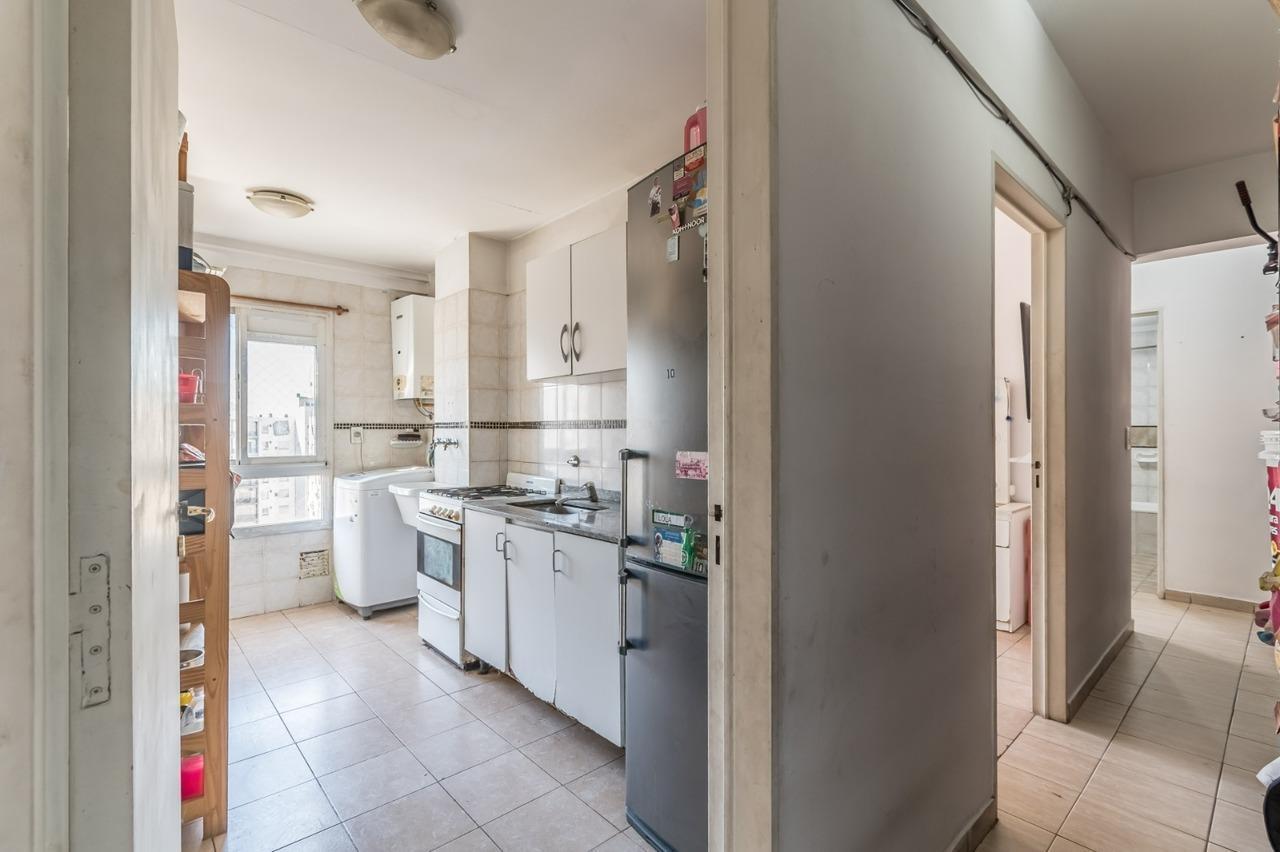 Venta de departamento 3 ambientes con balcón en Villa Lugano.