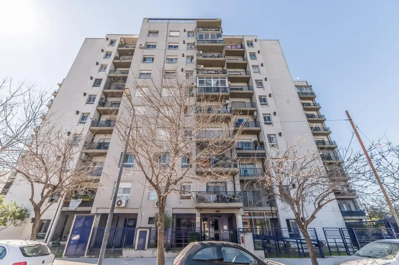 Venta de departamento 3 ambientes con balcón en Villa Lugano. 3