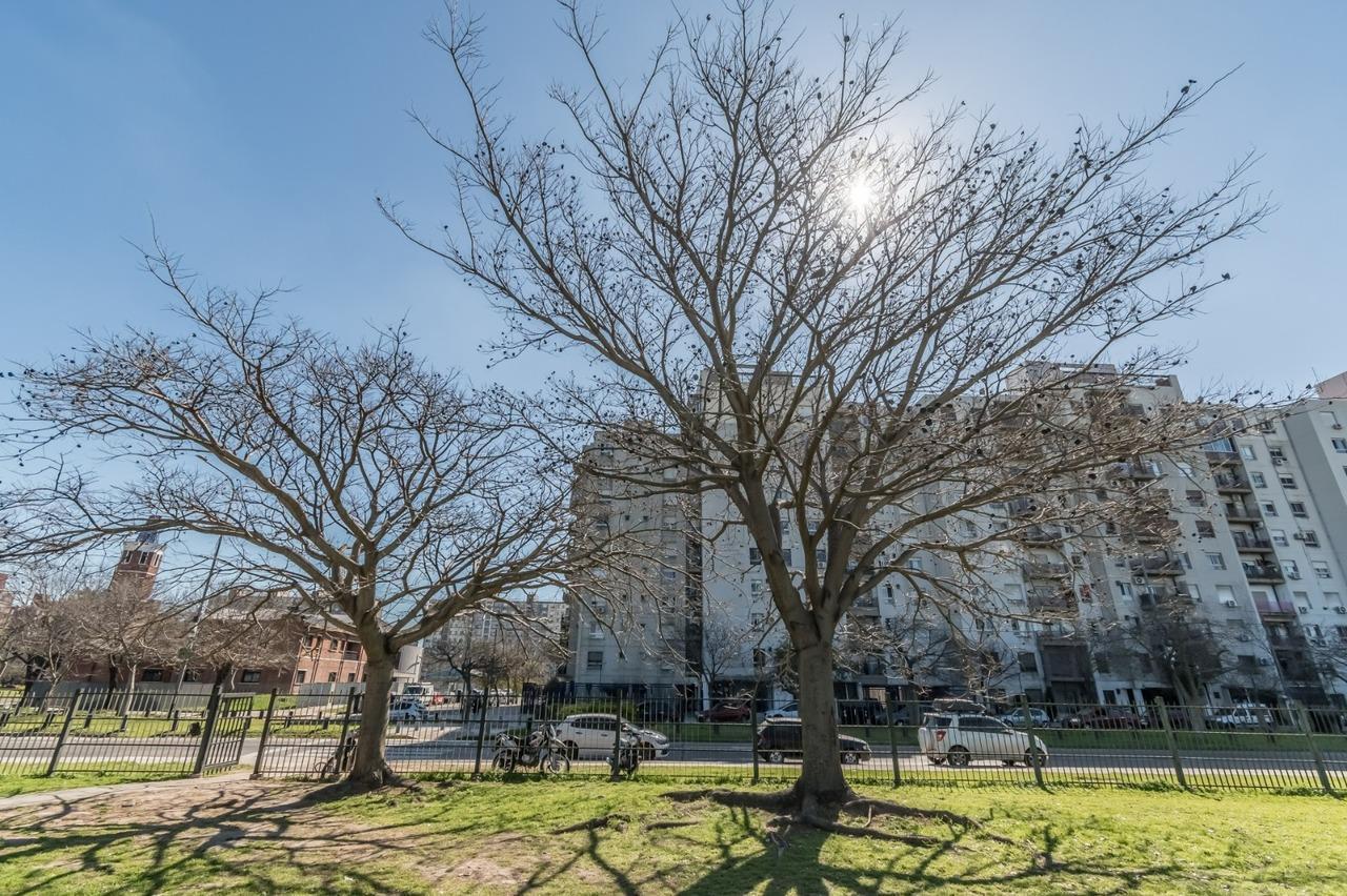 Venta de departamento 3 ambientes con balcón en Villa Lugano.