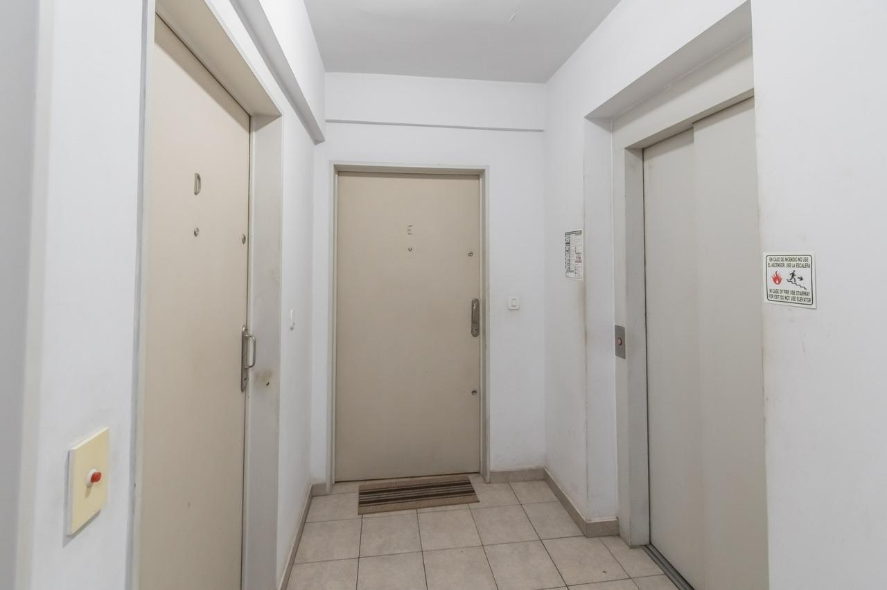 Venta de departamento 3 ambientes con balcón en Villa Lugano.
