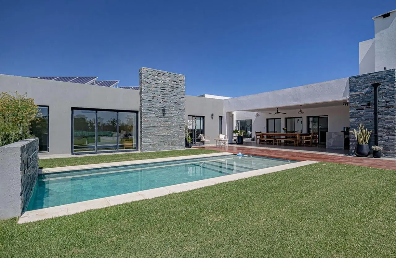 Venta, casa  en Tres Pinos Villa de Campo! 2