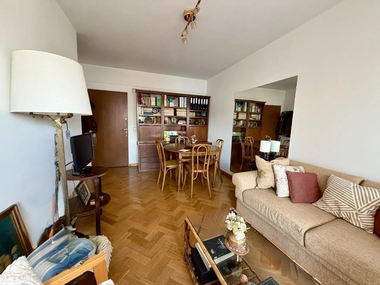 3 Ambientes. Torre en Boedo. Amenities. Seguridad. Cochera opcional no incluida en el precio. 2