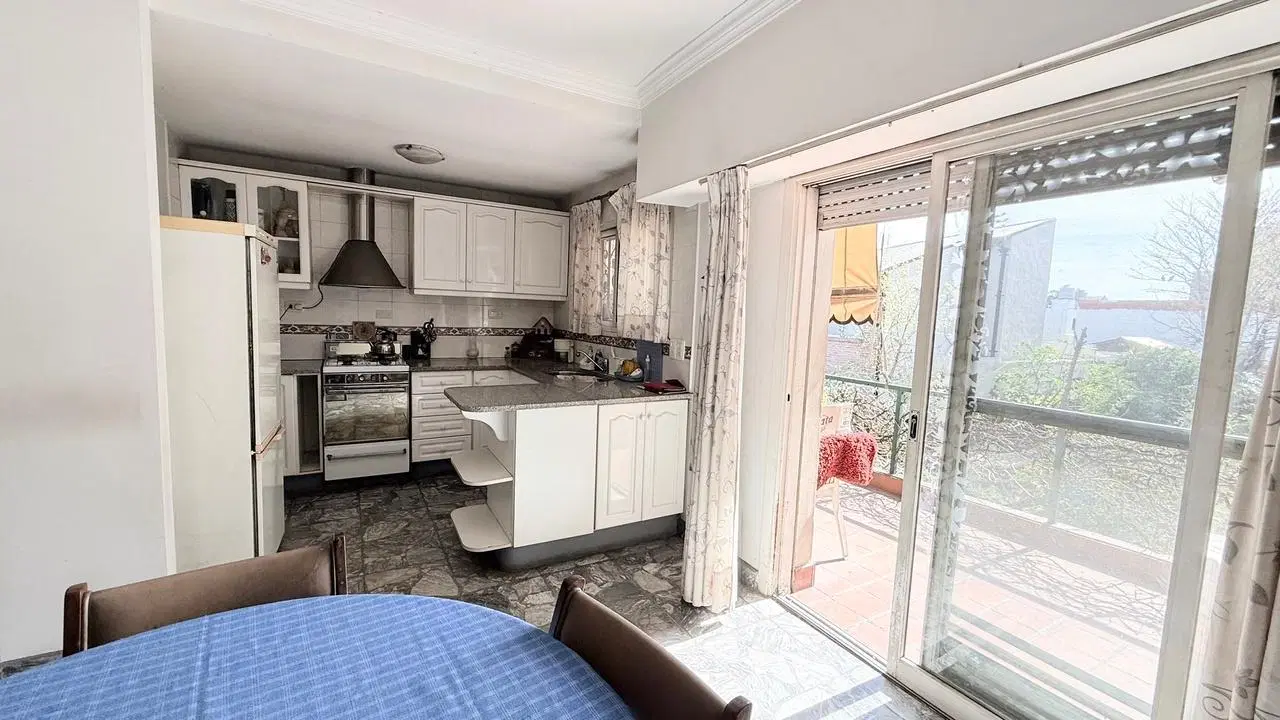 Venta casa 3 ambientes c/patio Villa Ballester 8