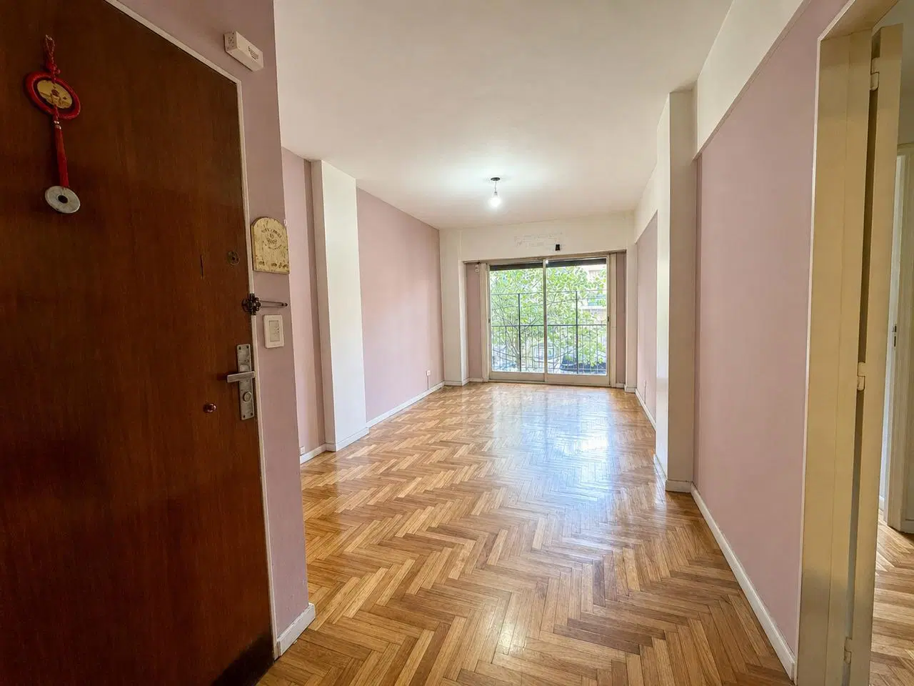 Venta de departamento de 3 ambientes con balcón en Almagro 5