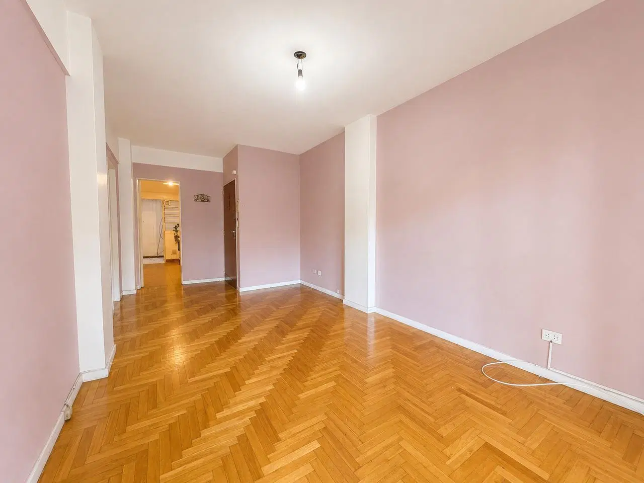 Venta de departamento de 3 ambientes con balcón en Almagro 2