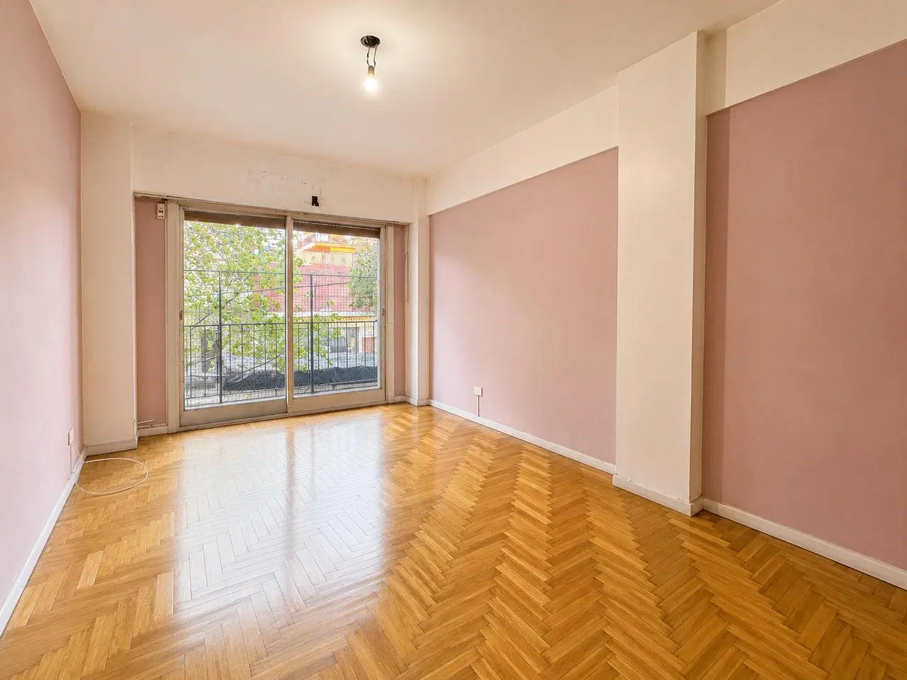 Venta de departamento de 3 ambientes con balcón en Almagro 3