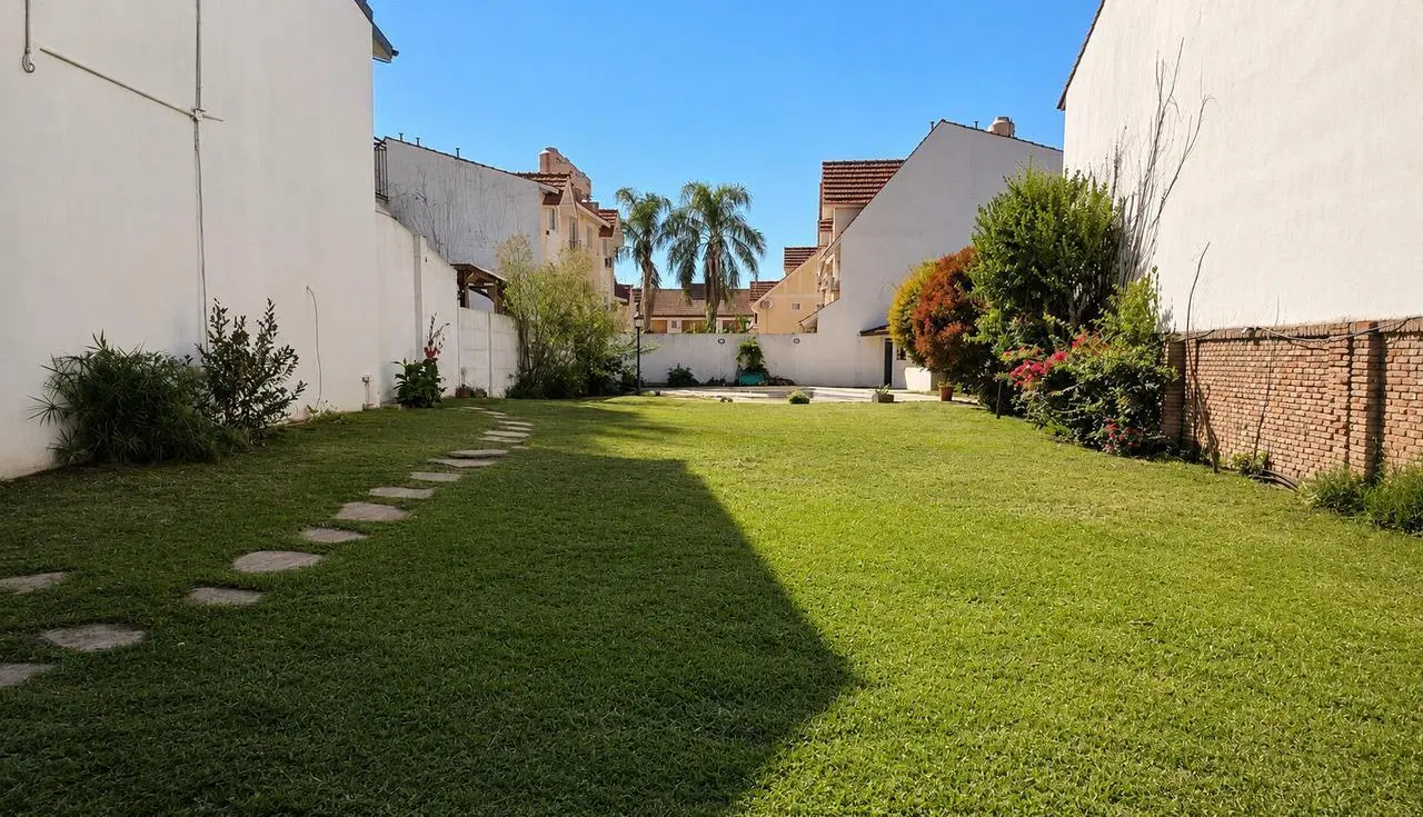 Venta Lote con Pileta en Olivos Vicente Lopez 4