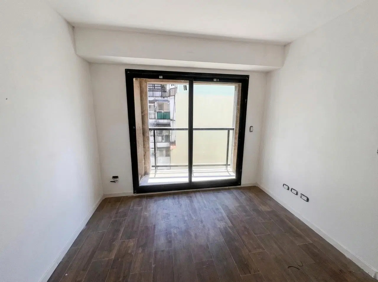 Venta 2 ambientes moderno a estrenar, con balcón y baulera en Almagro 8