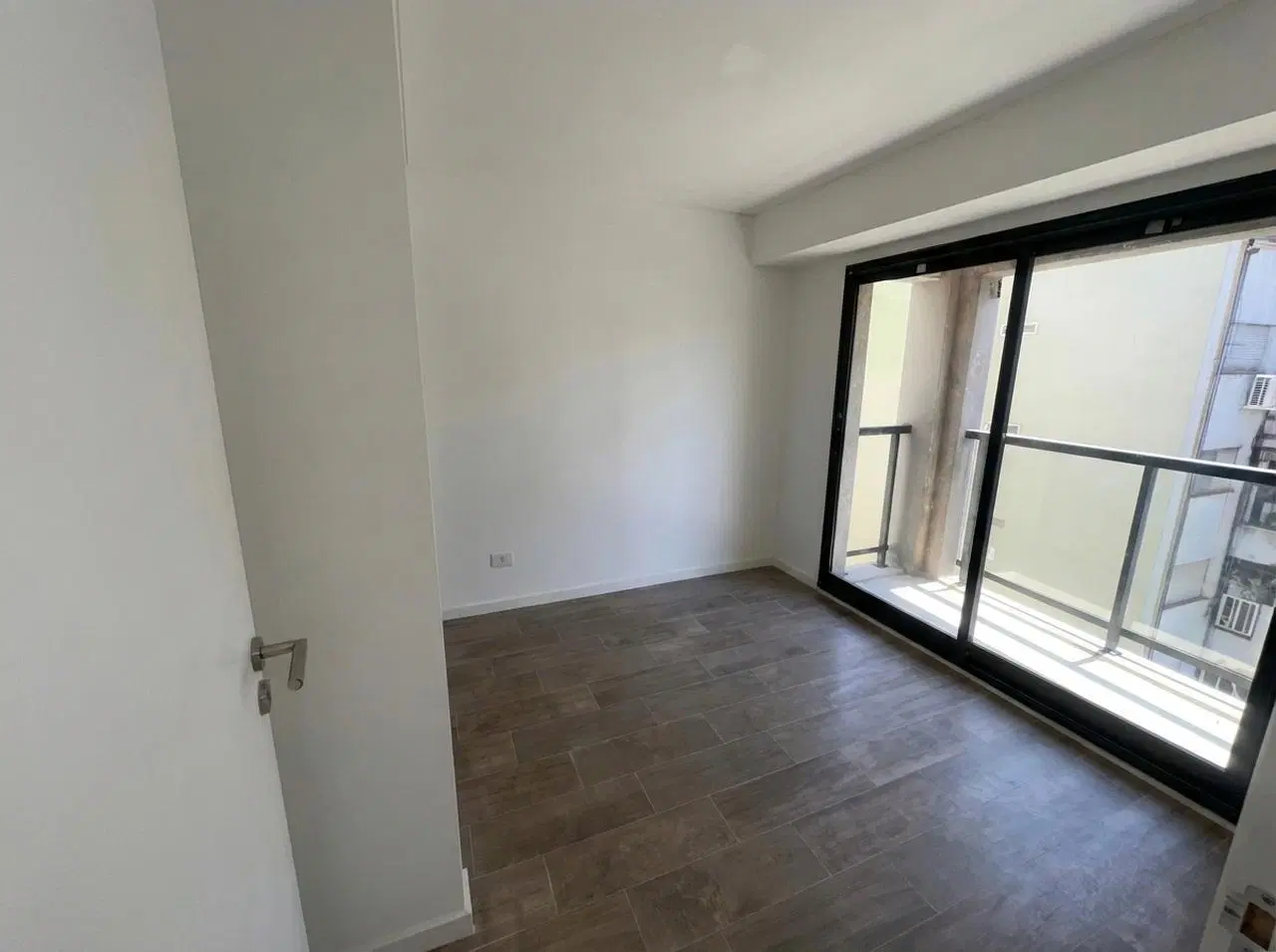Venta 2 ambientes moderno a estrenar, con balcón y baulera en Almagro 5