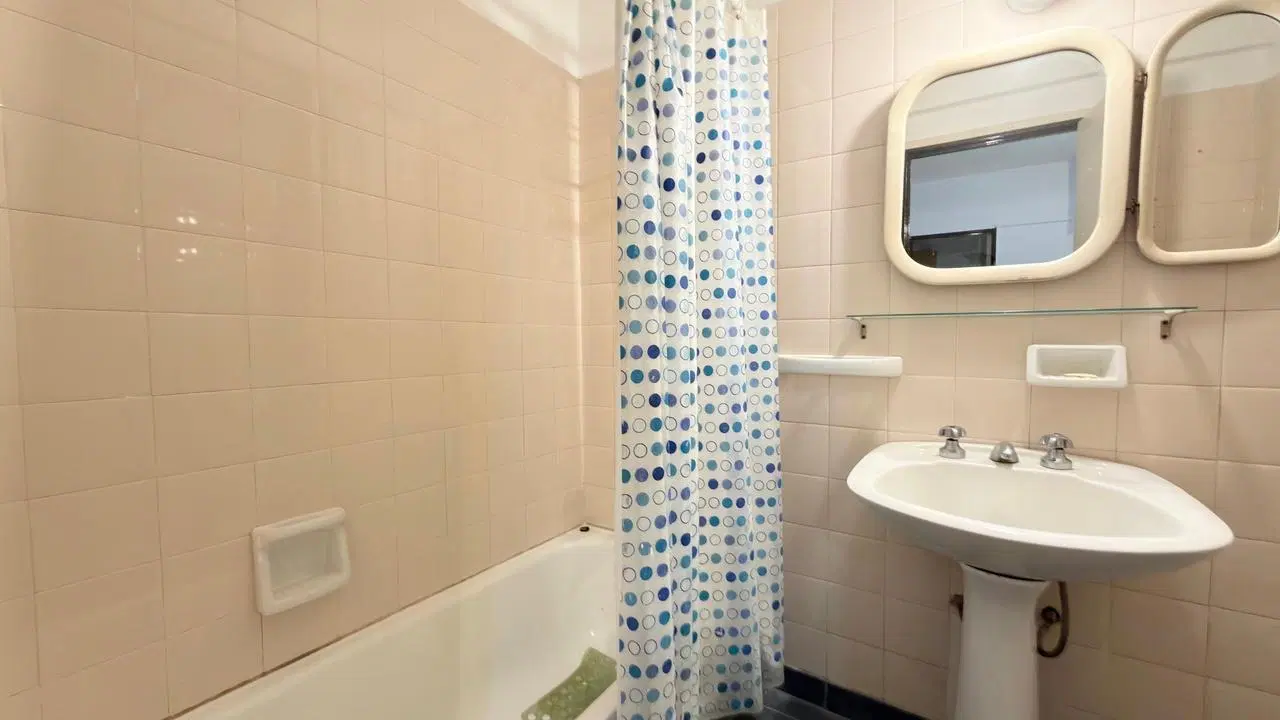 Venta Monoambiente con Patio Olivos 4