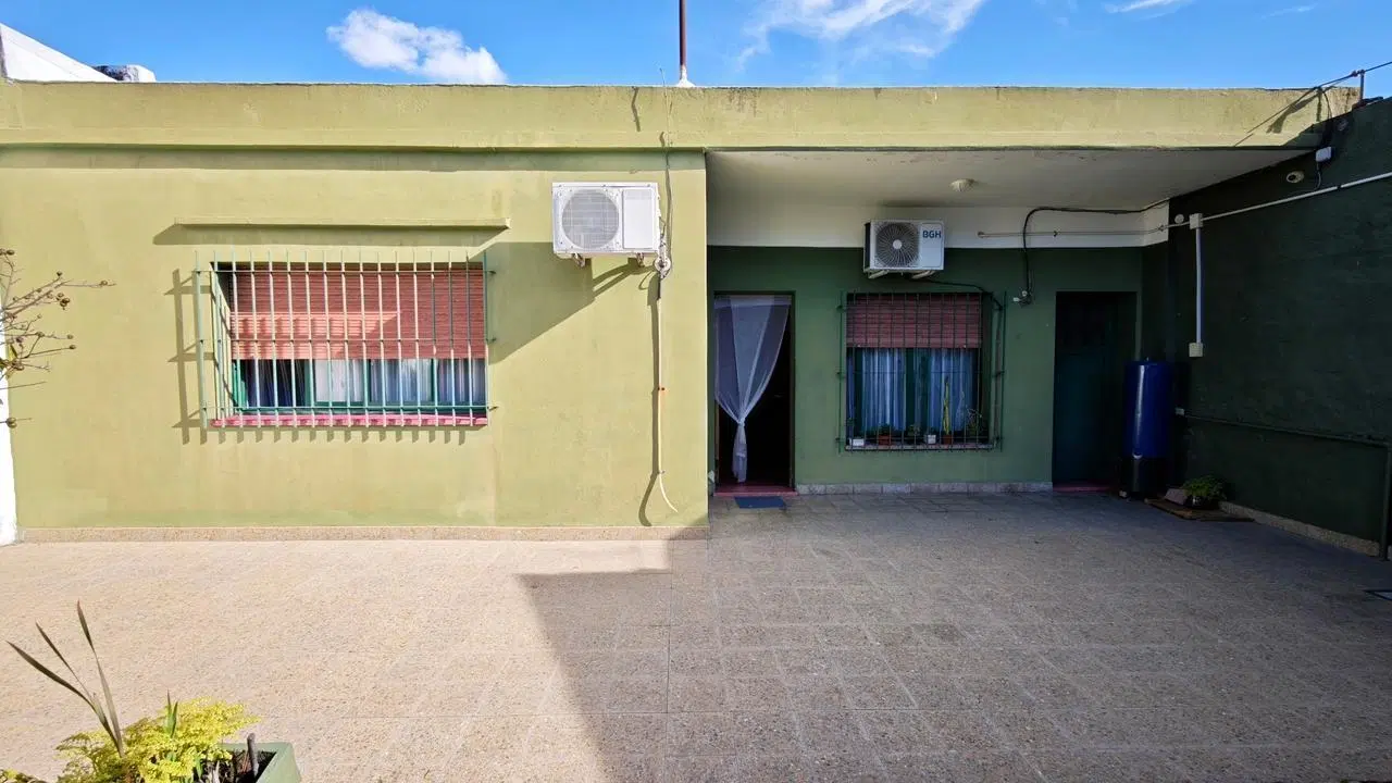 PH en Venta 3 Ambientes Lomas del Mirador con Jardín y Parrilla 3