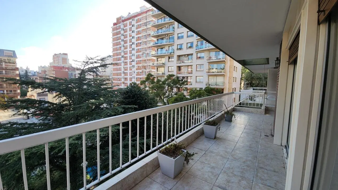 VENTA BELGRANO R SEMIPISO 4 AMB BALCÓN COCHERA BAULERA 2