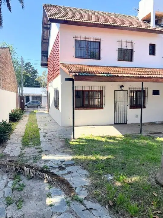 Casa en venta, 4 ambientes en Moreno 8