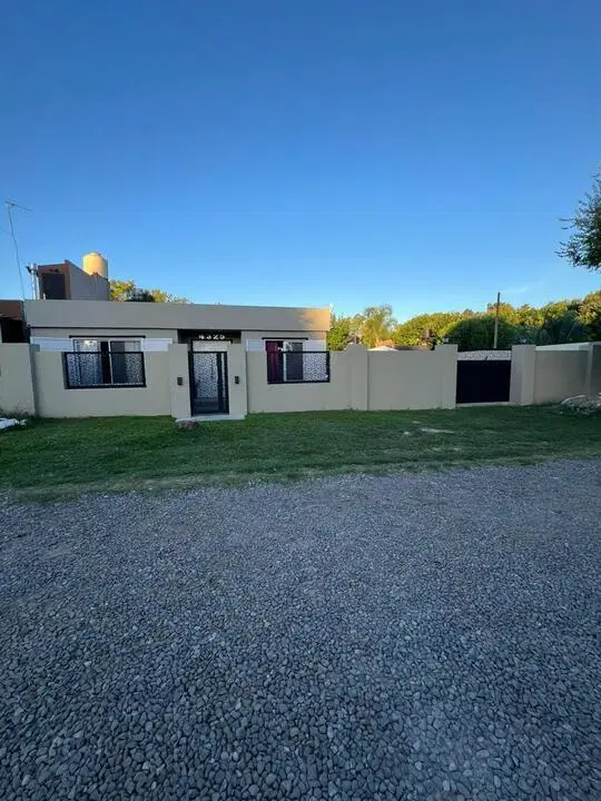 Casa en venta 3 ambientes en cumbre de las rosas 2