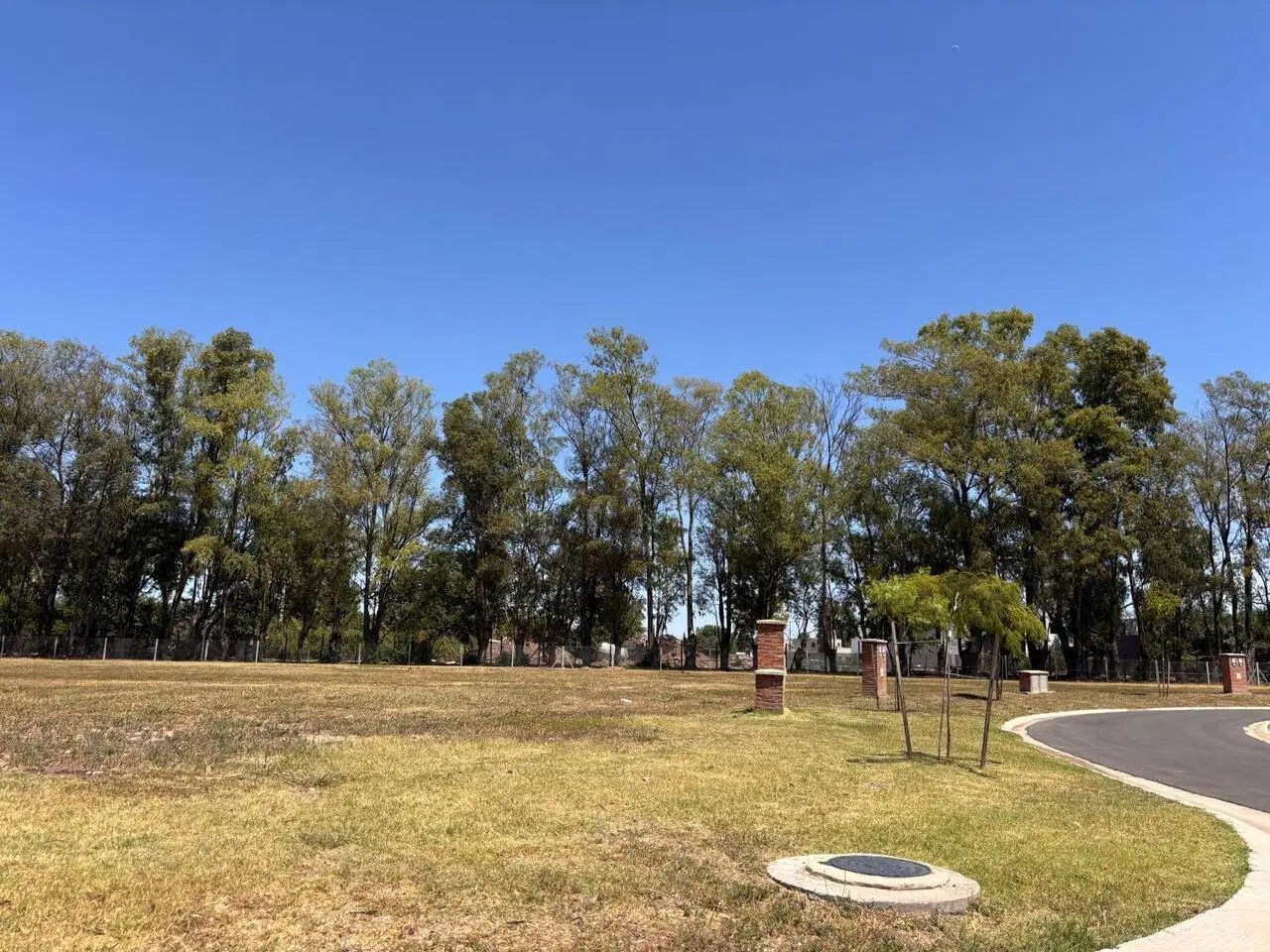 Venta Lote en Barrio Cerrado Santa Sofía de Pilar del Este 1
