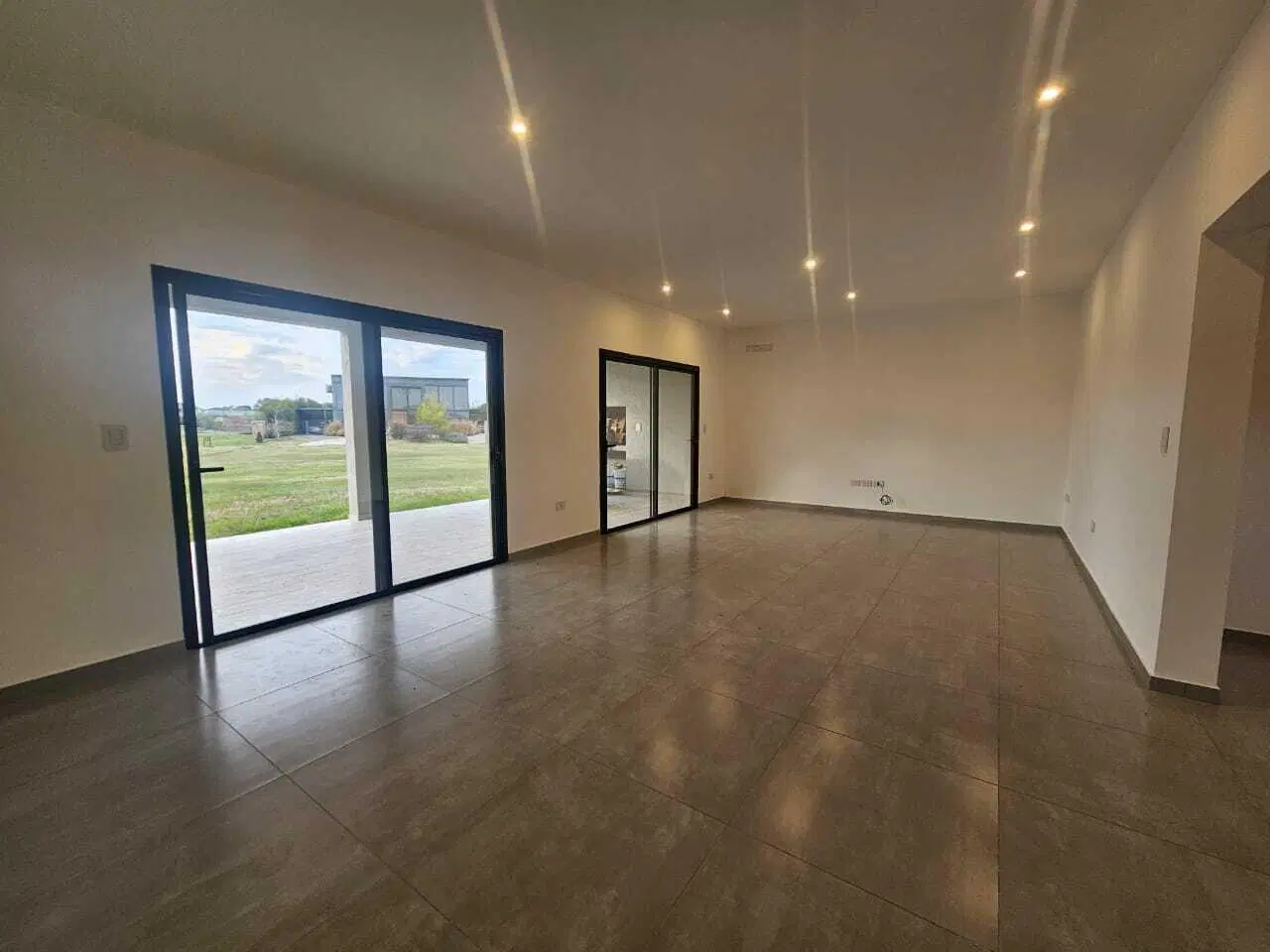 Venta Casa 4 ambientes, San Sebastián, área 1 4