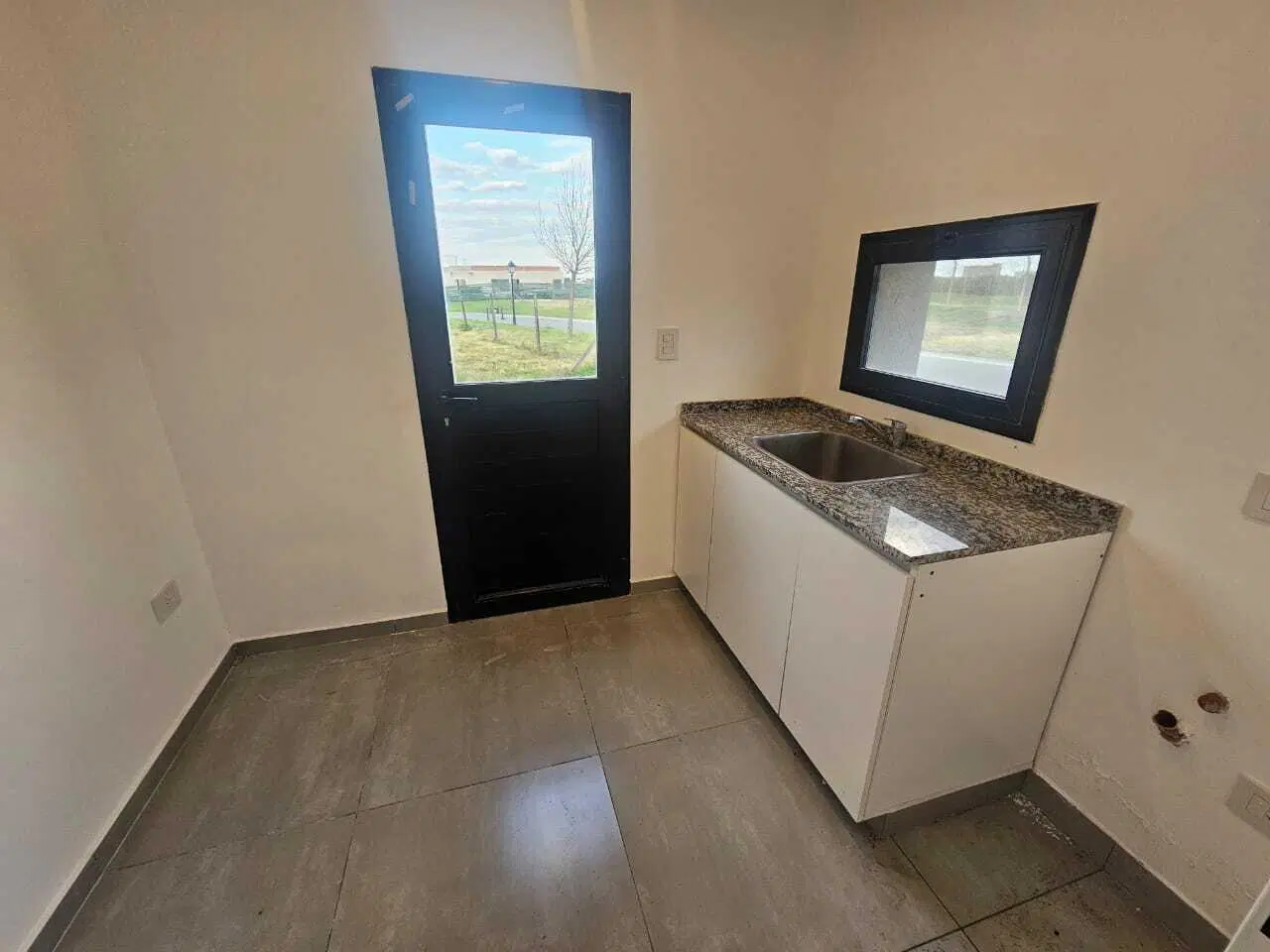 Venta Casa 4 ambientes, San Sebastián, área 1 2