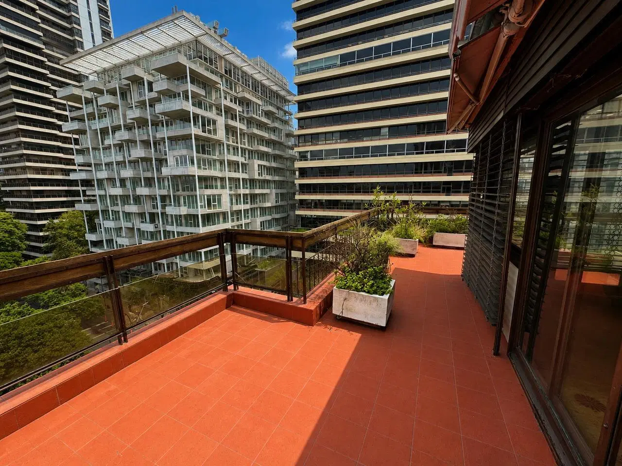 Venta Departamento Piso de 3 ambientes con Dependencia Cochera Baulera en Belgrano 4