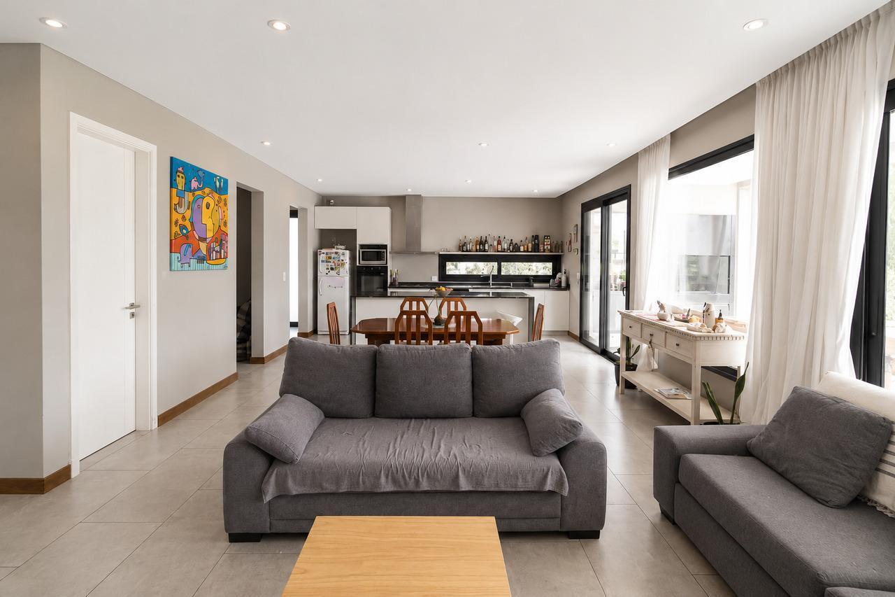 Foto de Venta Casa 4 Ambientes con Pileta en Haras Santa María Escobar, imagen 3