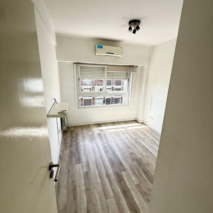 Foto de Venta 3 Ambientes Flores al Frente con Balcón - Muy Luminoso - Apto, imagen 4