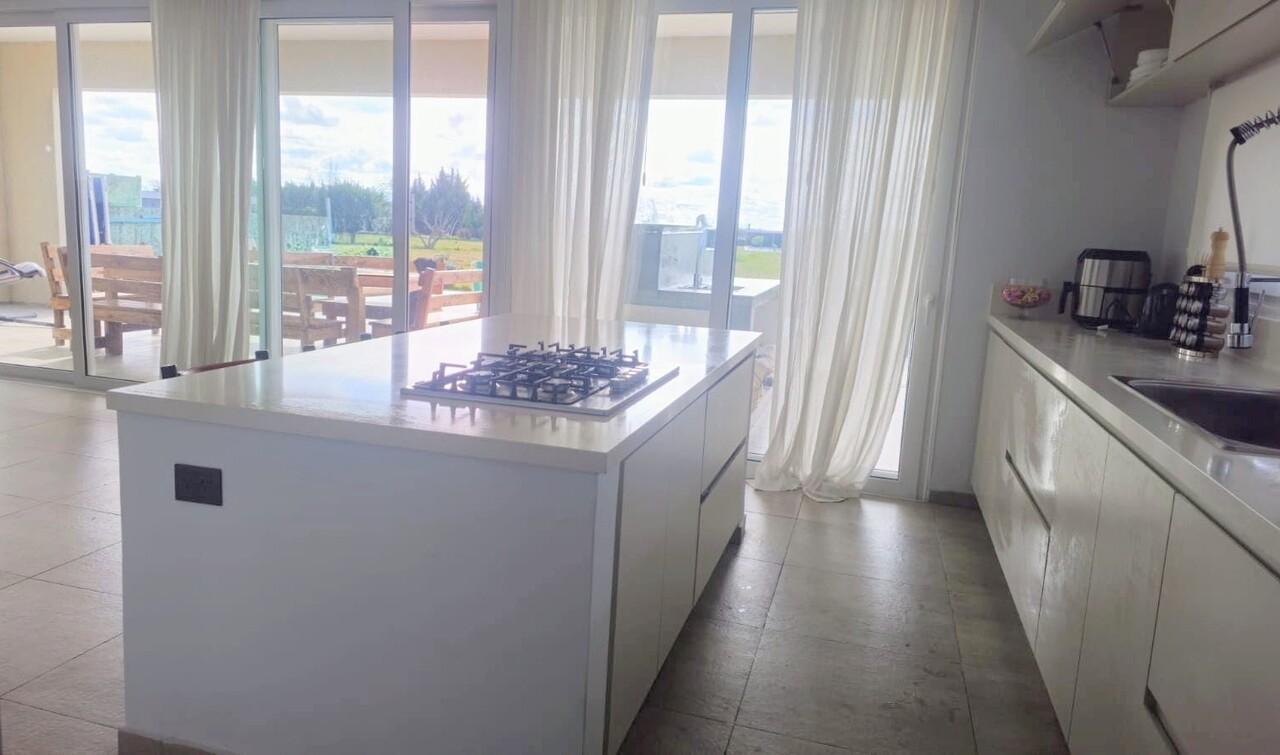 Foto de Casa en alquiler 4 ambientes San Sebastian, imagen 4