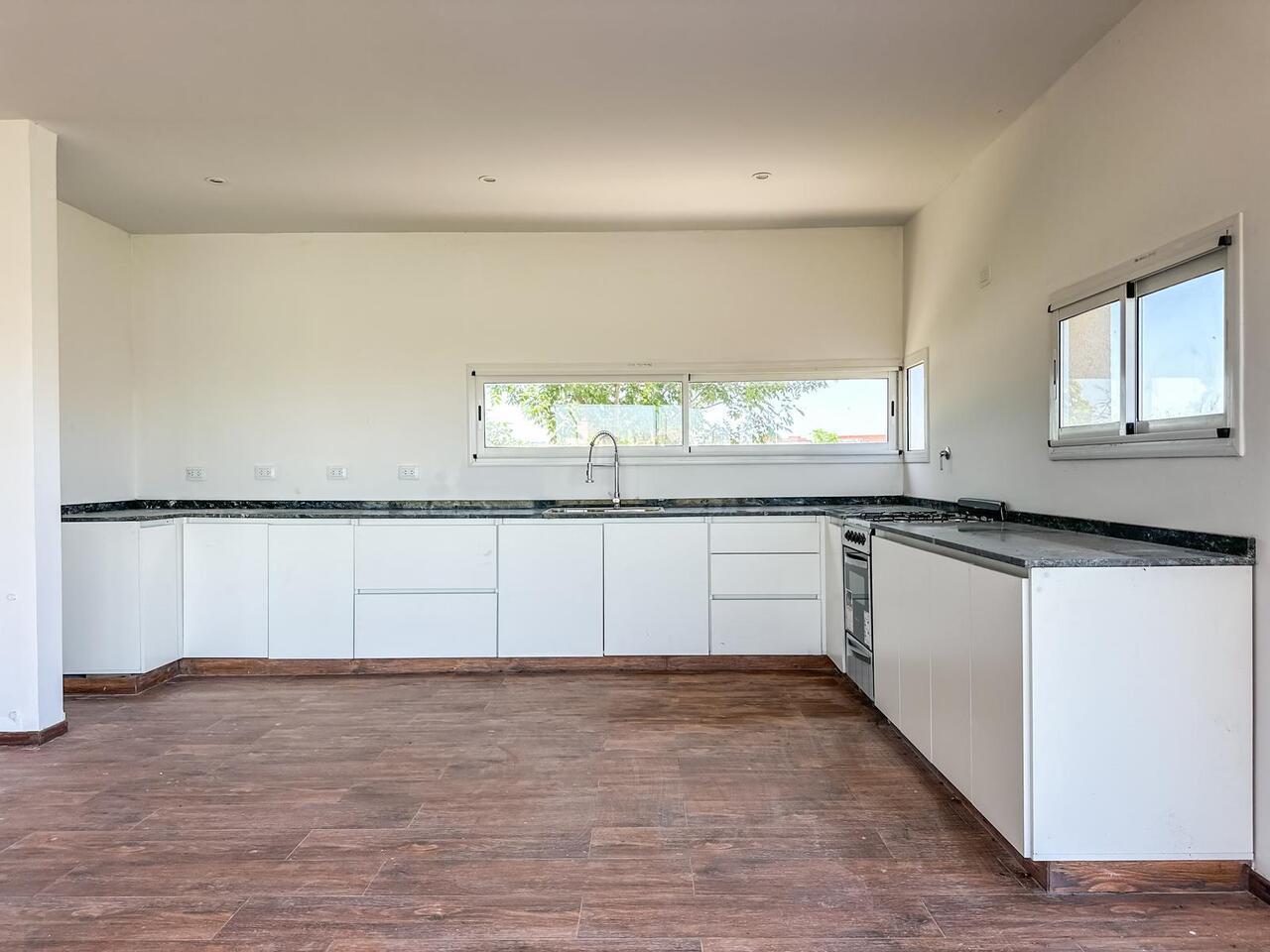 Foto de Alquiler Casa 4 ambientes, San Sebastián, área 1, imagen 4