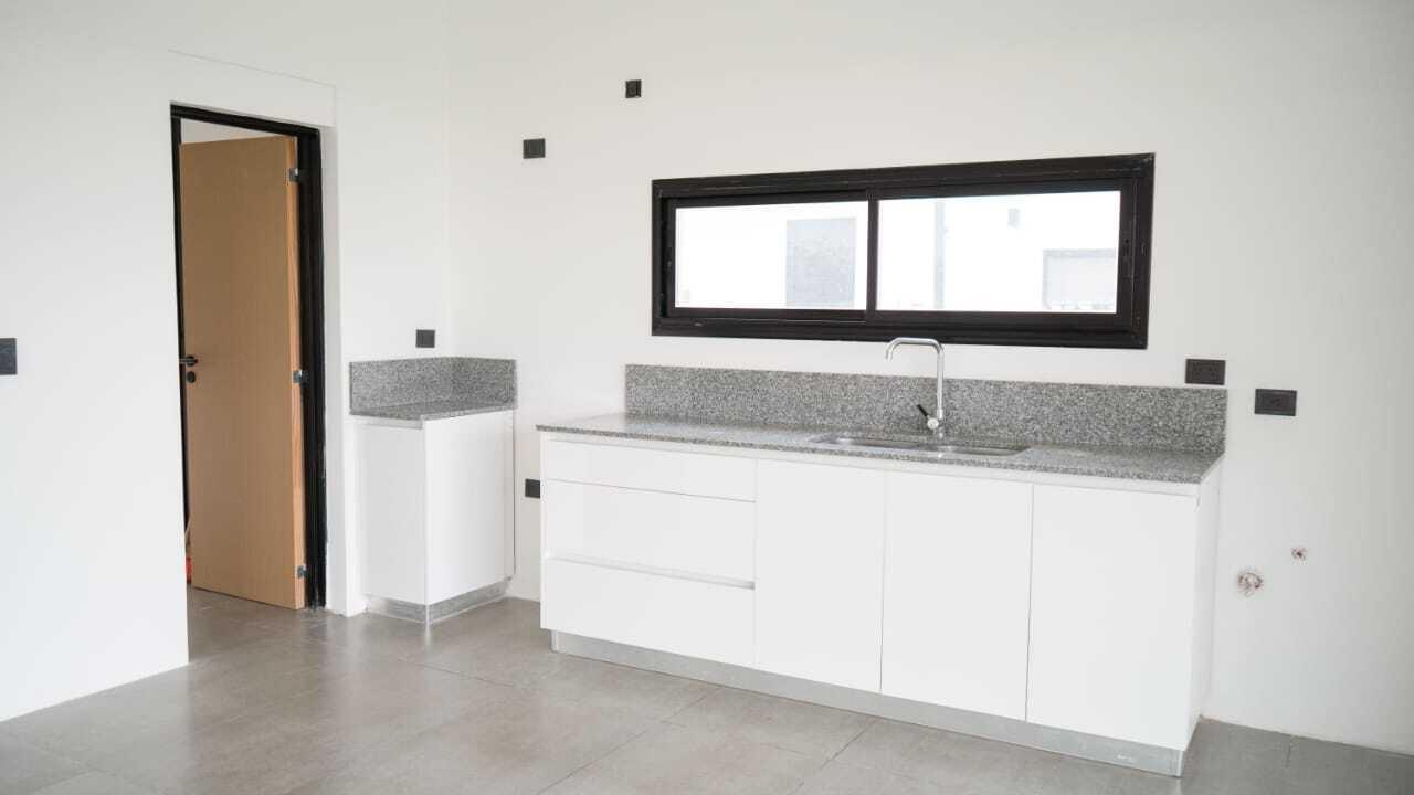 Foto de Venta Casa 4 ambientes, San Sebastián, área 13, imagen 1