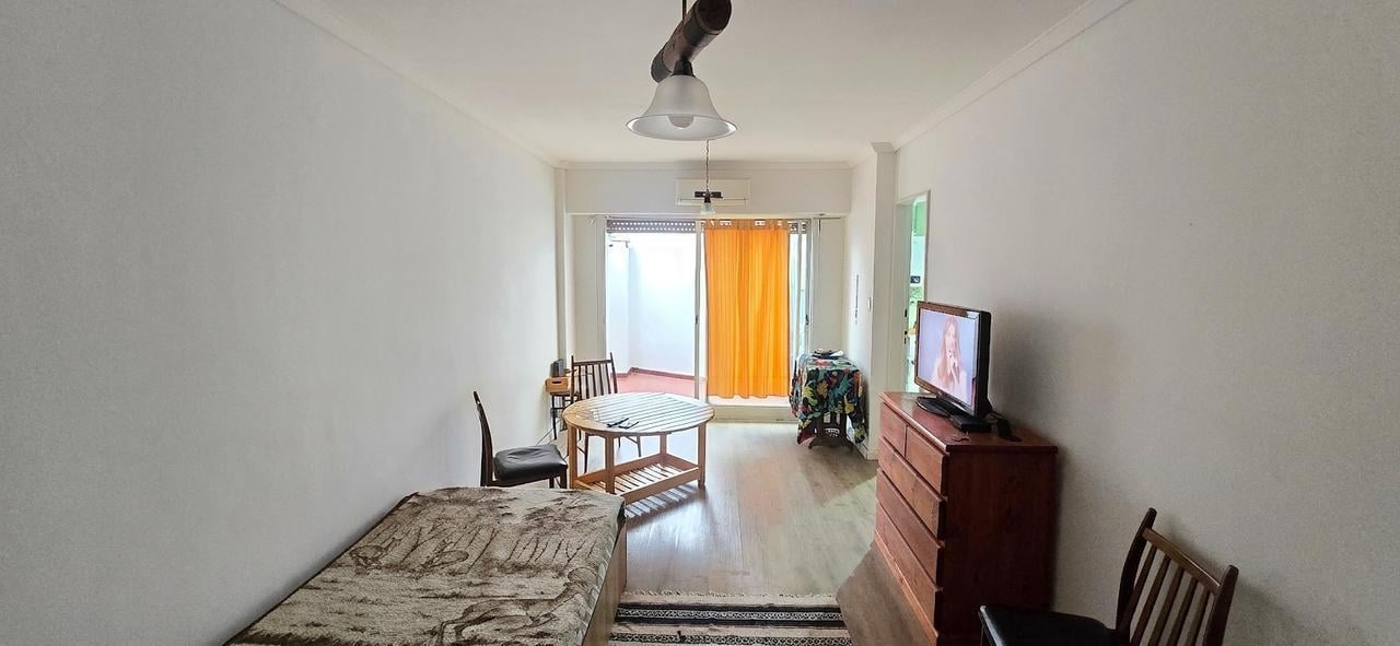 Foto de Venta Departamento Monoambiente Monte Castro, imagen 2