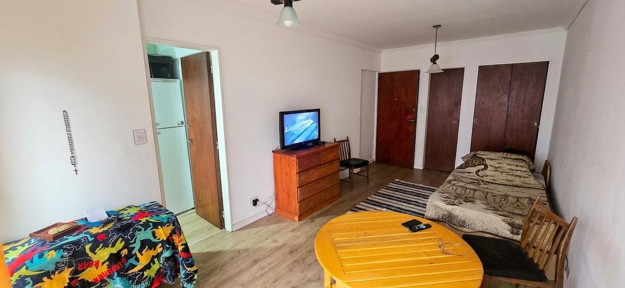 Foto de Venta Departamento Monoambiente Monte Castro, imagen 5