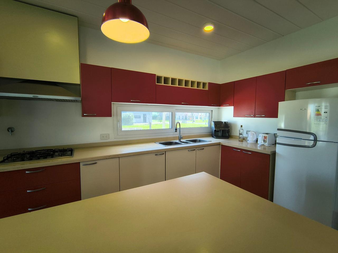 Foto de Alquiler Casa 7 ambientes, San Sebastián, área 1, imagen 1
