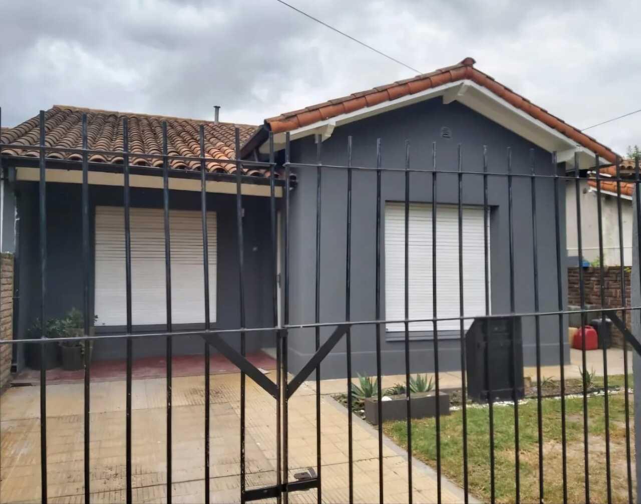 Foto de Casa en venta 4 ambientes con pileta y jardín – Don Torcuato, Tigre, imagen 3