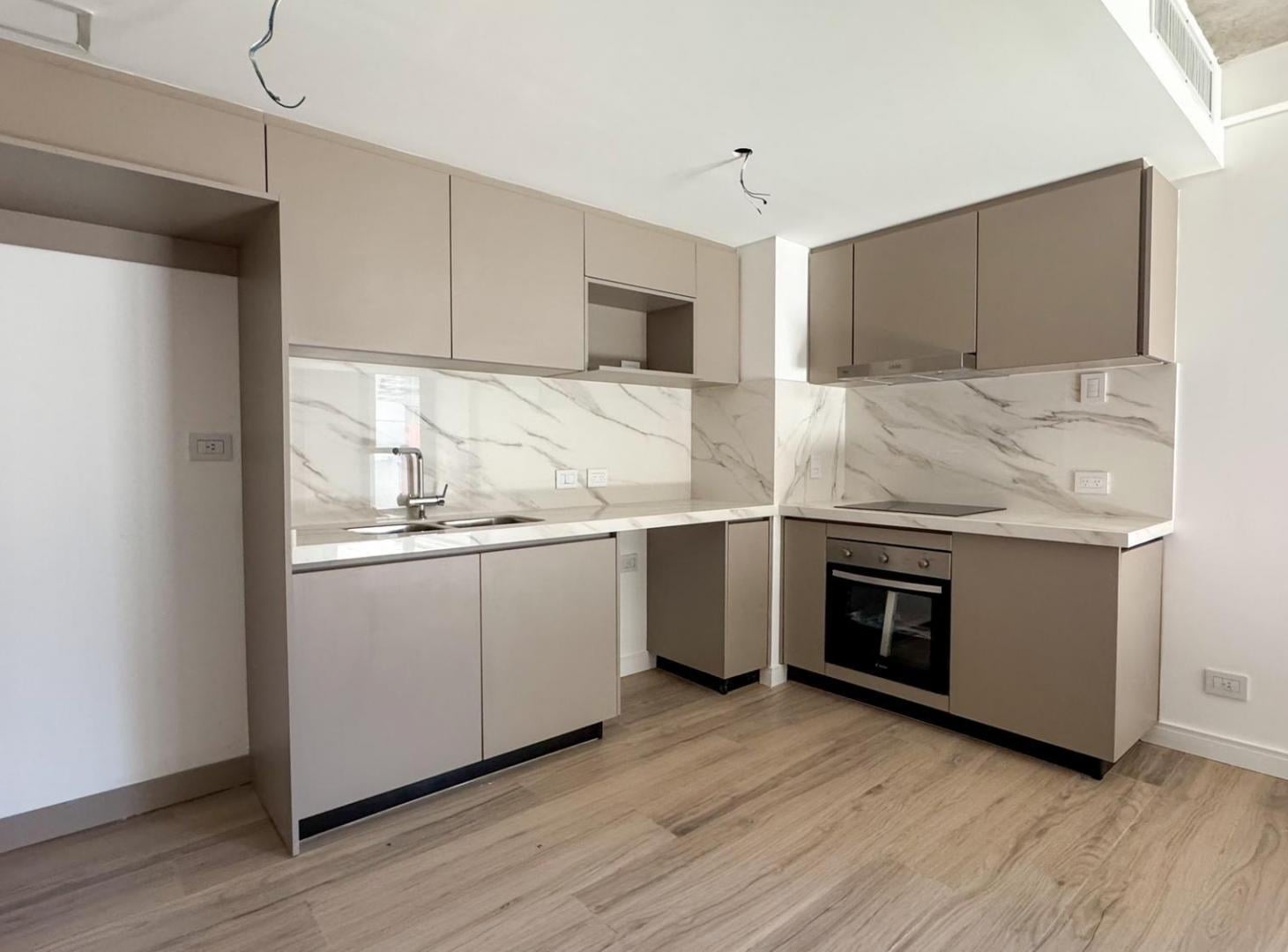 Foto de ALQUILER 2 AMBIENTES CON BALCÓN – VICENZA, CABALLITO - EDIFICIO, imagen 3