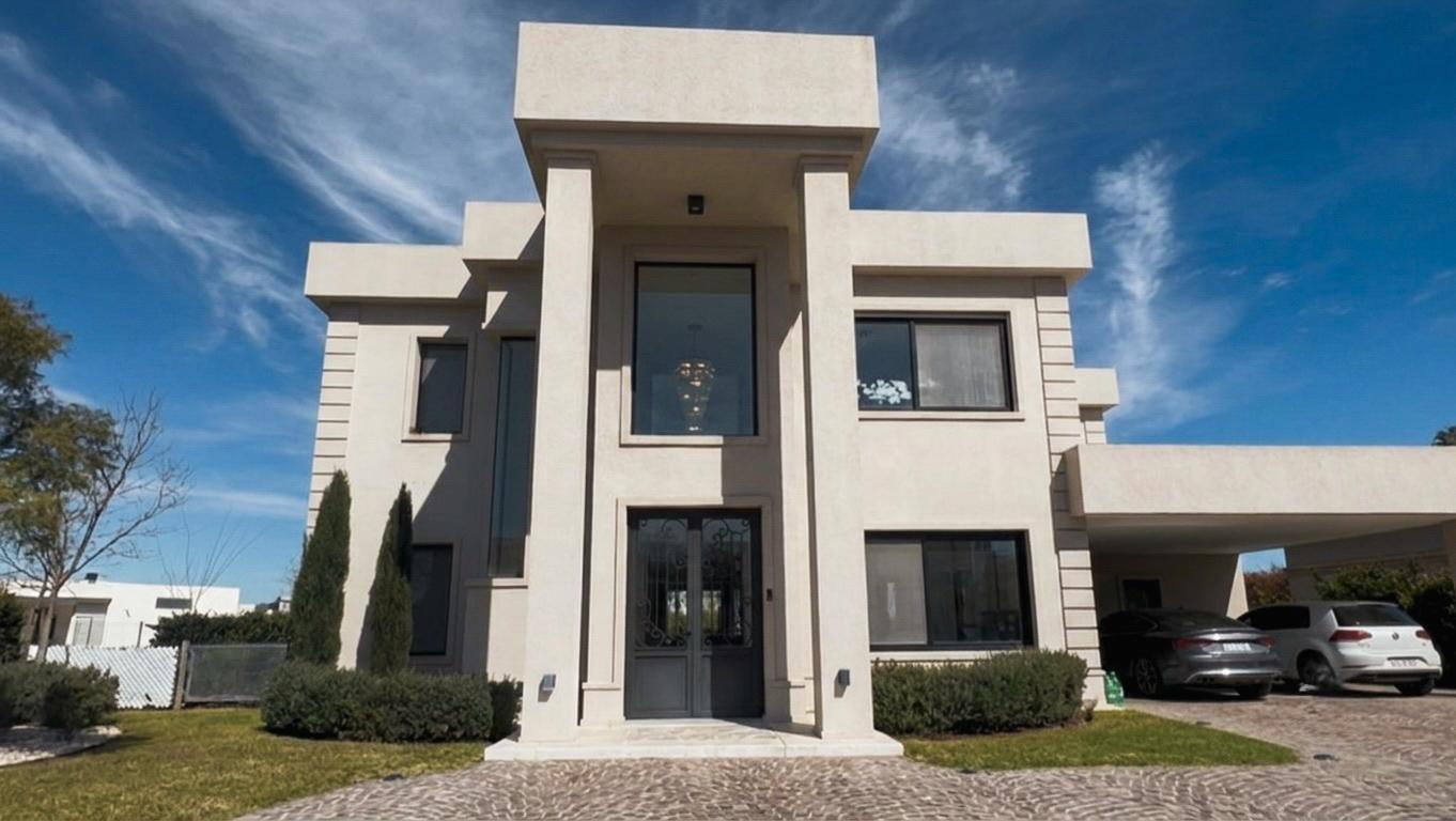 Foto de VENTA CASA 6 AMBIENTES CON PISCINA EN HARAS SANTA MARIA ESCOBAR, imagen 1