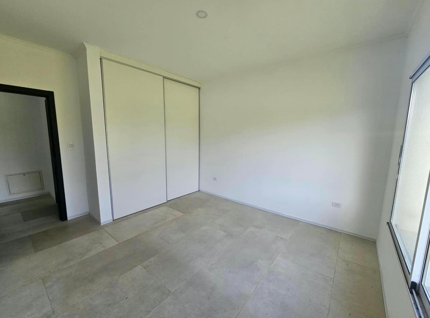 Foto de Casa en alquiler 4 ambientes San Sebastian area 1, imagen 2