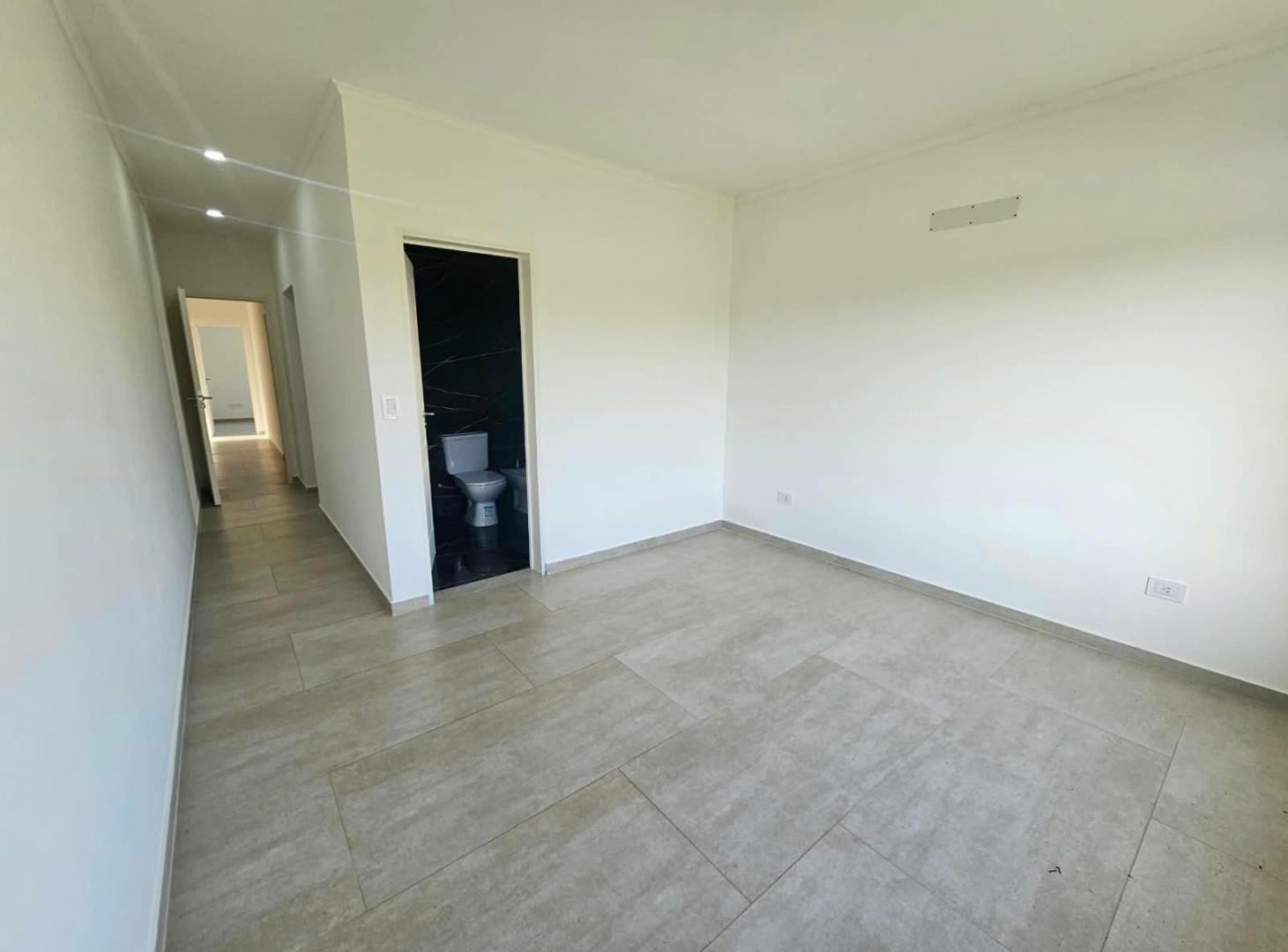 Foto de Casa en venta 5 ambientes San Sebastian area 1, imagen 1