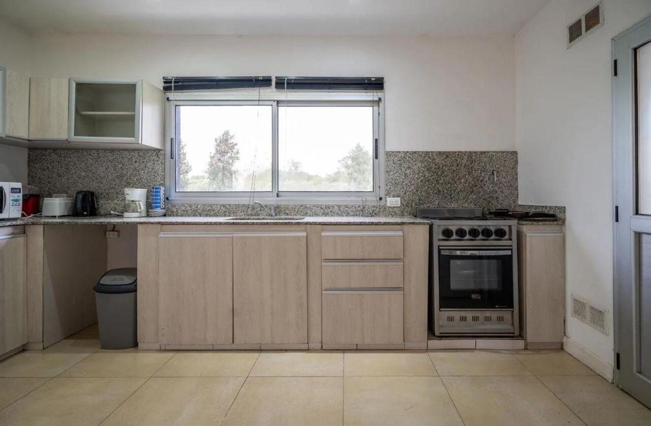 Foto de Venta Casa de 6 ambientes en San Sebastián, área 12, imagen 1