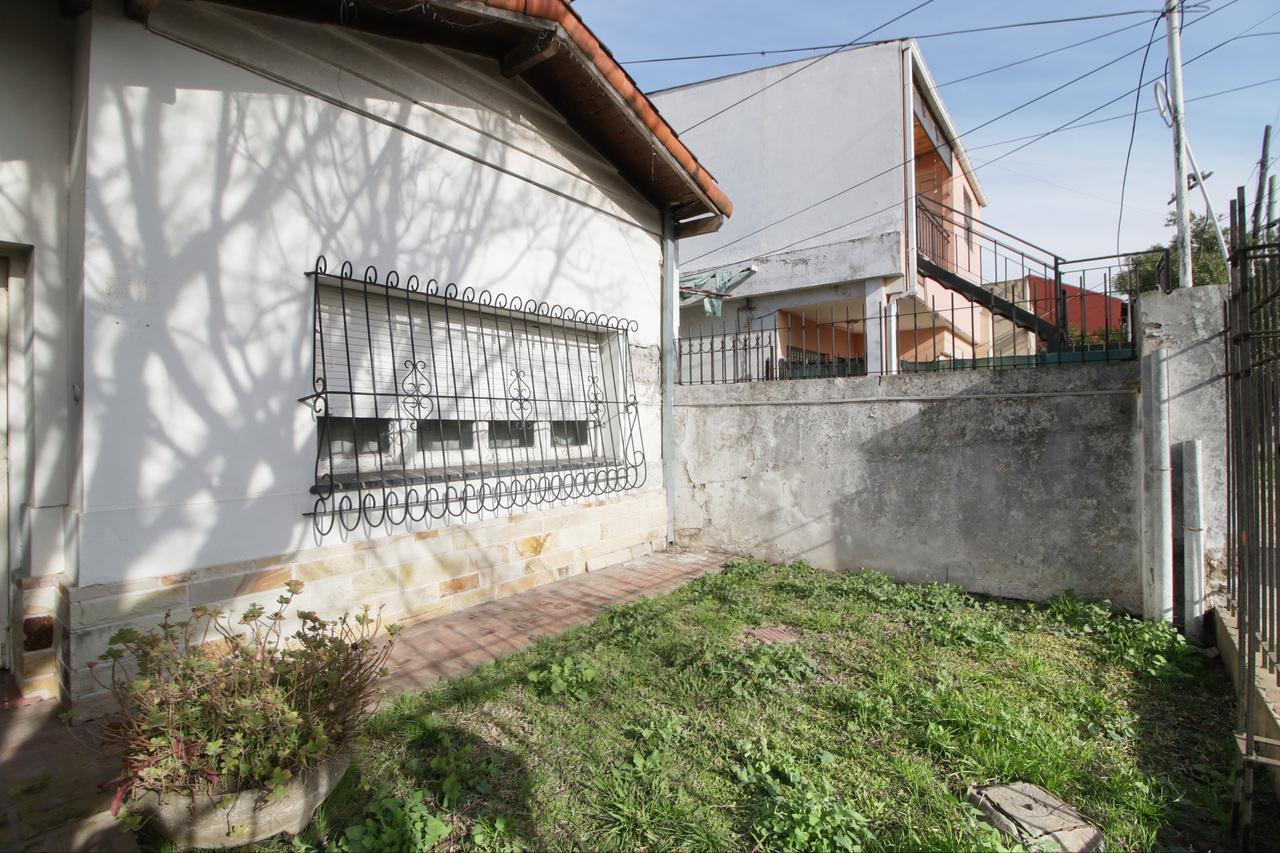 Foto de Venta Casa 3 ambientes c/ cochera- Ituzaingo-ACEPTA PERMUTA- APTO, imagen 3