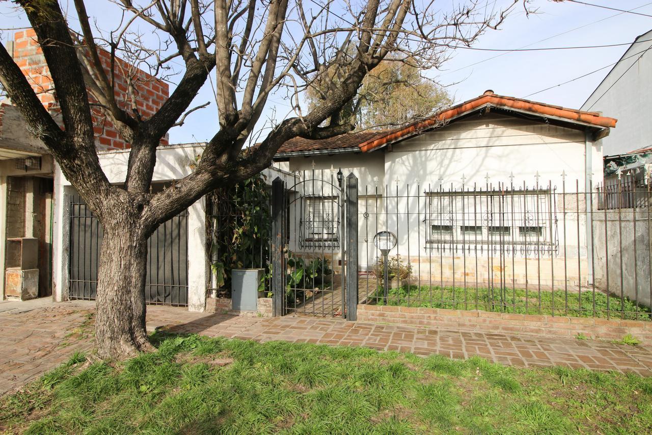 Foto de Venta Casa 3 ambientes c/ cochera- Ituzaingo-ACEPTA PERMUTA- APTO, imagen 2