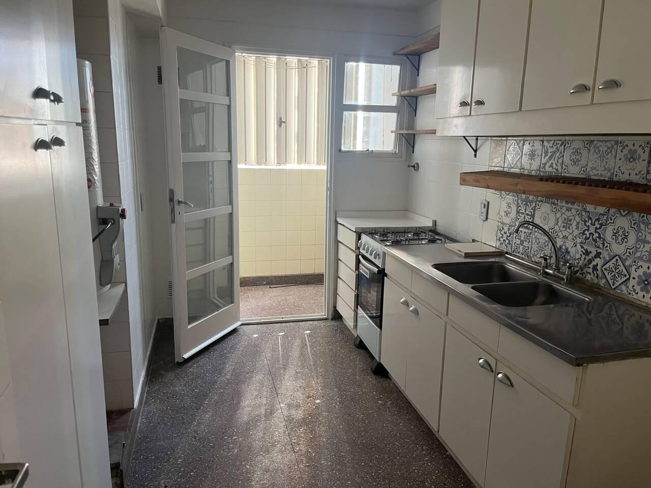Foto de Departamento Alquiler 4 Ambientes con balcón y cochera Belgrano, imagen 2