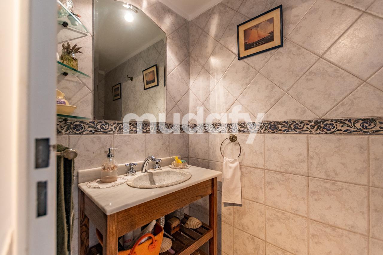 Foto de Venta Casa lote propio - Cinco ambientes y cochera - ARANGUREN 2000, imagen 2
