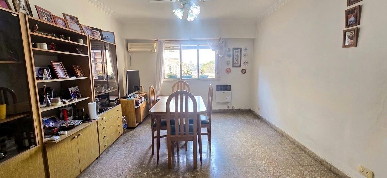 Foto de VENTA DEPARTAMENTO TRES AMBIENTES PARQUE CHACABUCO- CARABOBO 500, imagen 4