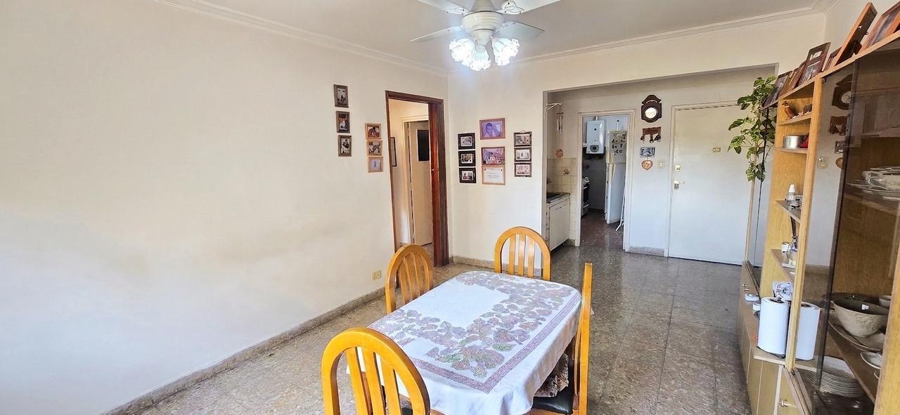 Foto de VENTA DEPARTAMENTO TRES AMBIENTES PARQUE CHACABUCO- CARABOBO 500, imagen 5