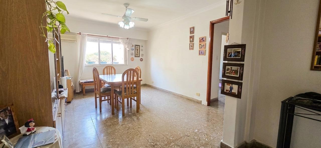Foto de VENTA DEPARTAMENTO TRES AMBIENTES PARQUE CHACABUCO- CARABOBO 500, imagen 1