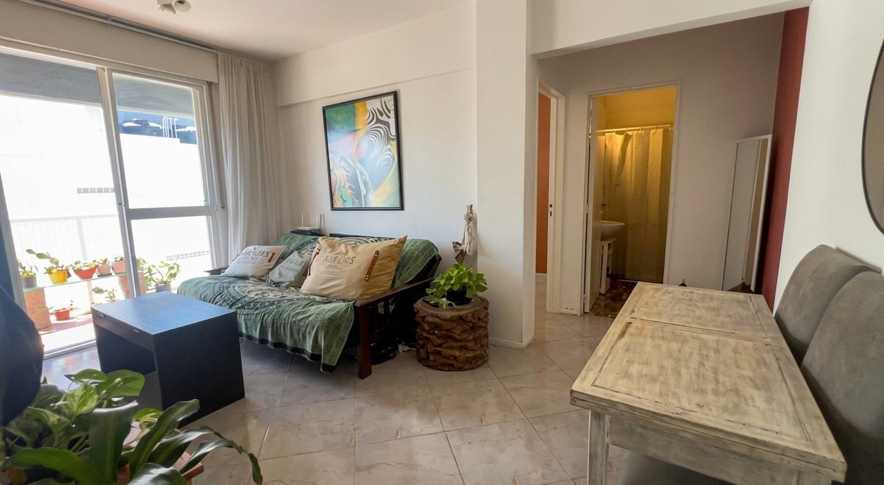 Foto de VENTA Departamento dos ambientes. Piso diez, luminoso, balcón, imagen 1
