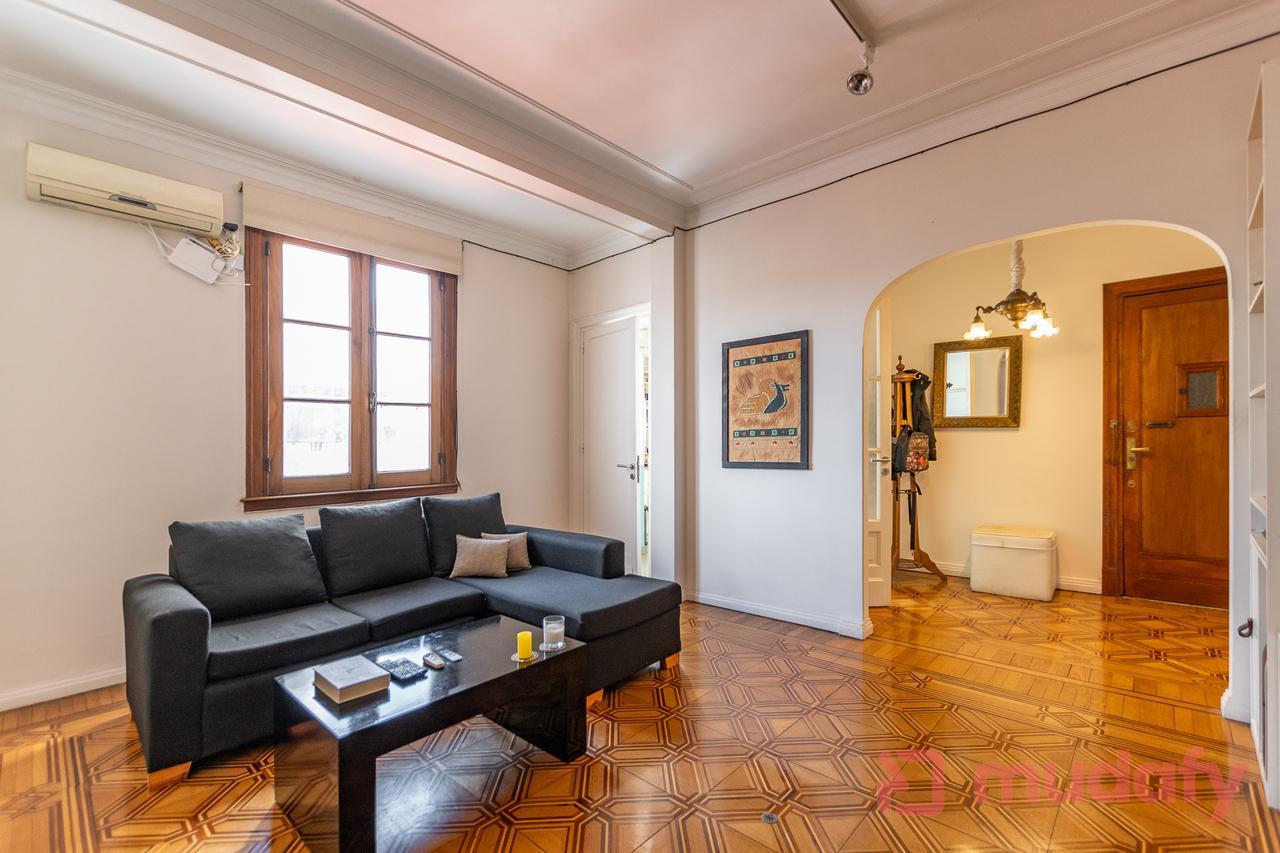 Foto de VENTA Semipiso tres ambientes c/dep y cochera. Estilo Academicista, imagen 5